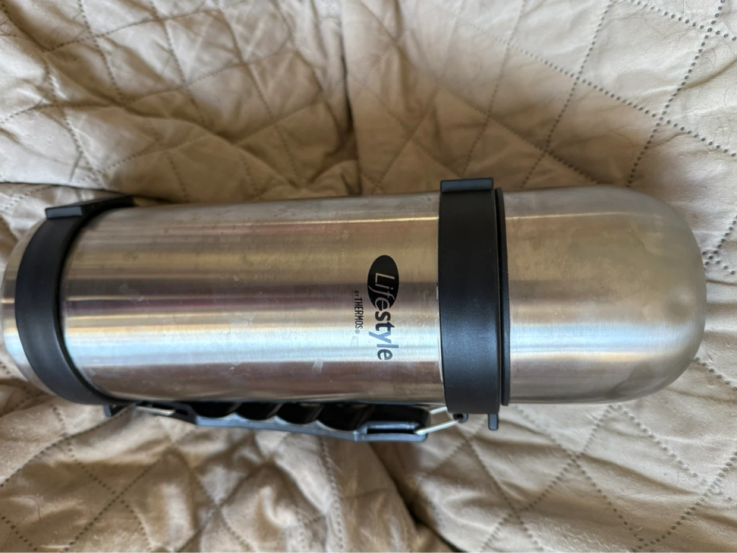 Lifestyle Thermos with broken piece