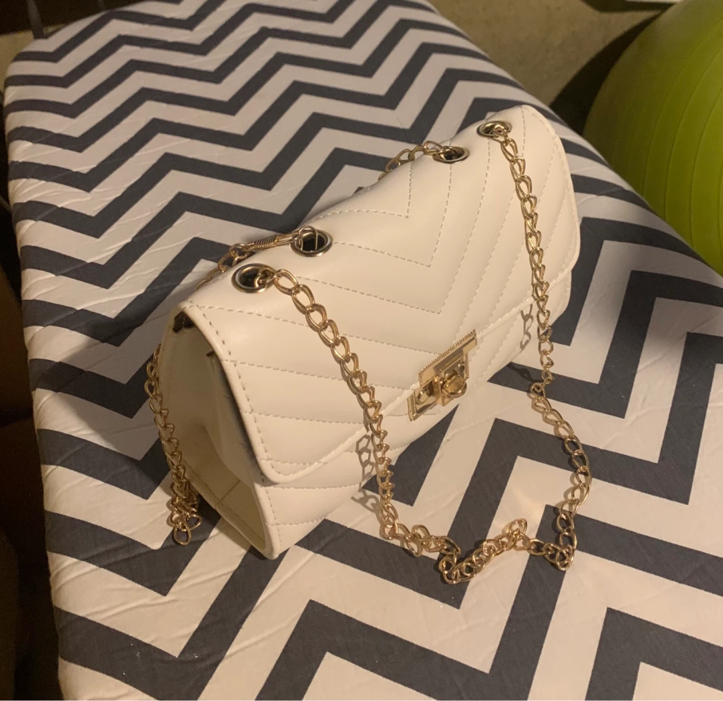 White Quilted Chevron Crossbody Handbag with Gold Chain