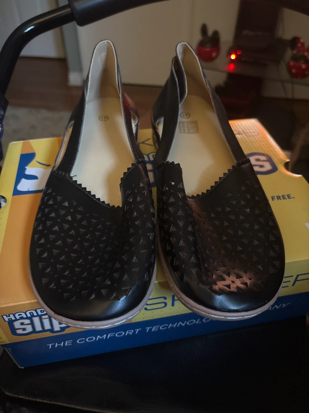 Black Handful Slip-Ons Women's Flats