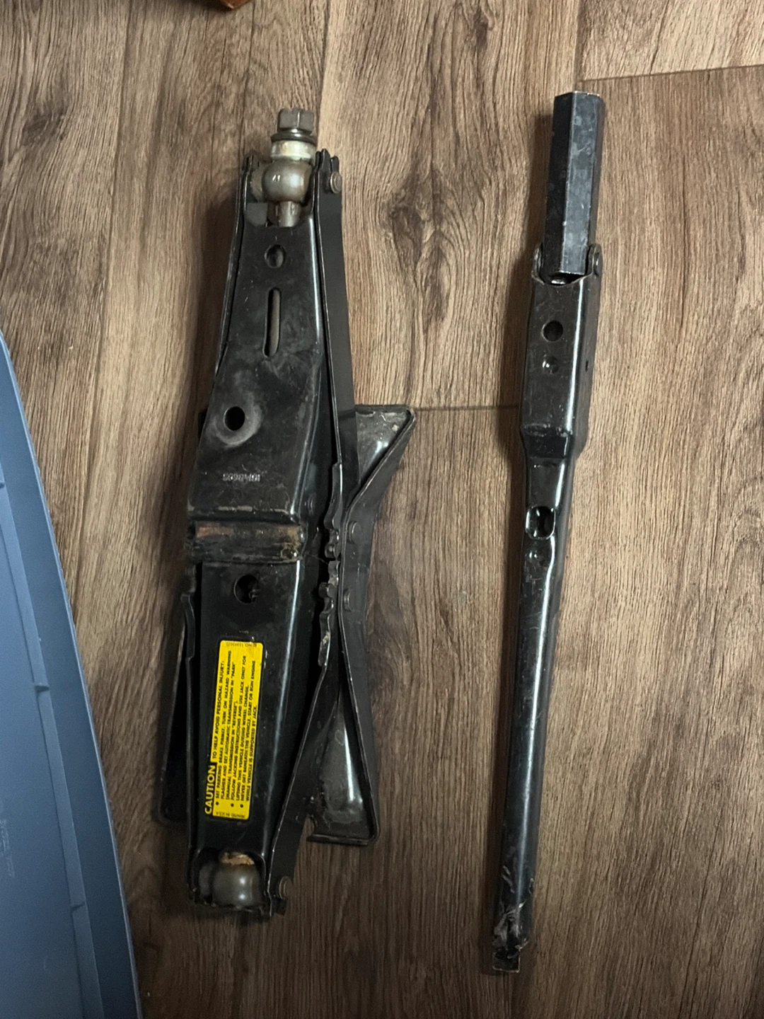 Scissor Jack with Handle