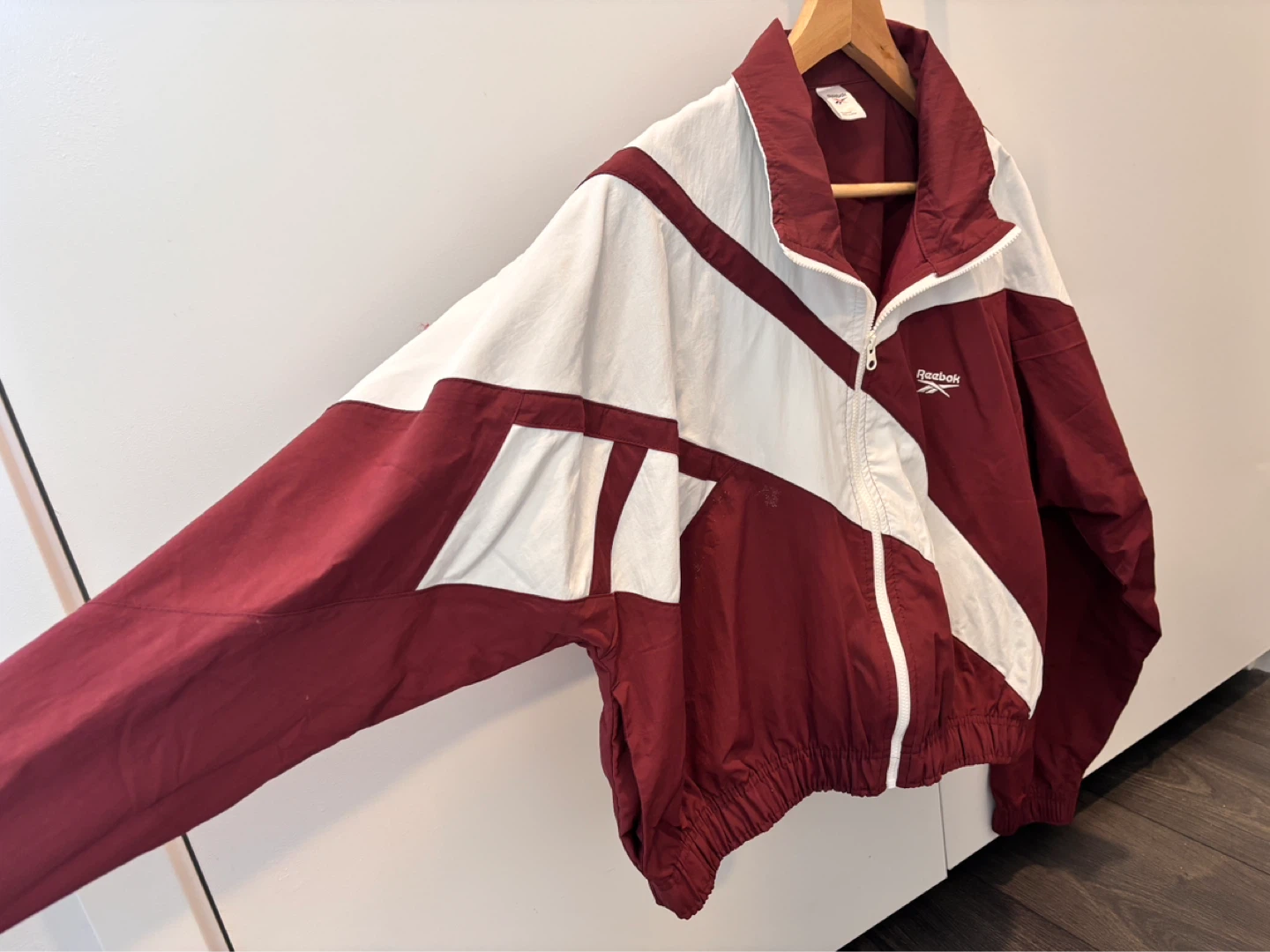 Reebok Windbreaker Jacket - Burgundy & White - Size Medium