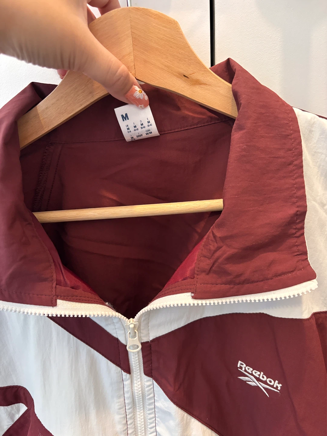 Reebok Windbreaker Jacket - Burgundy & White - Size Medium - photo 3