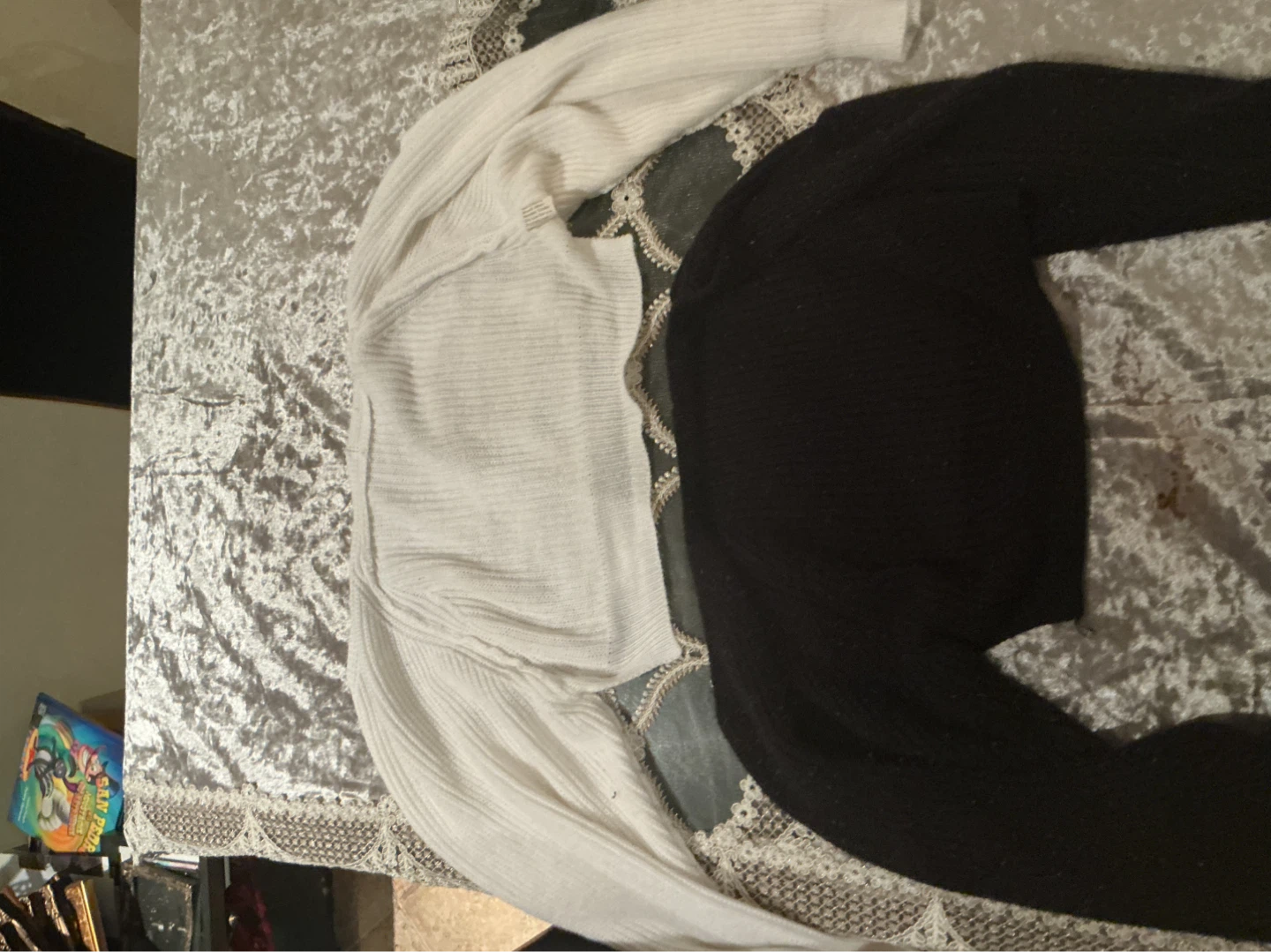 2 Cropped Sweaters - Black & White - photo 2