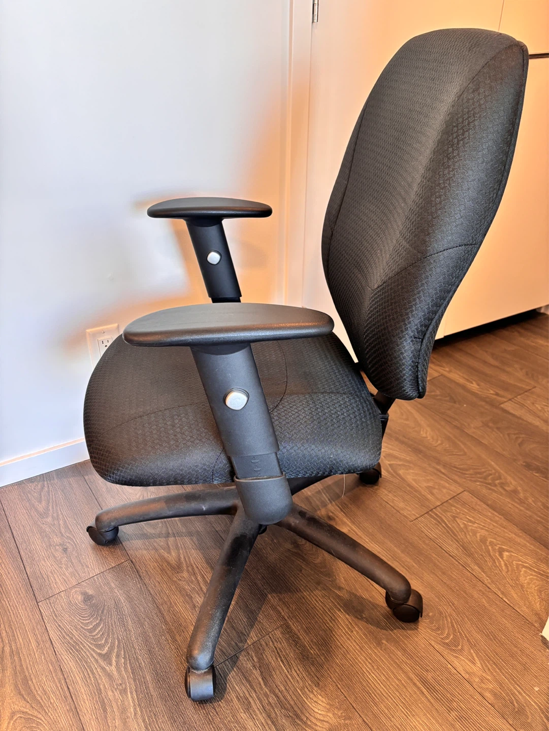 Black Office Chair - photo 2