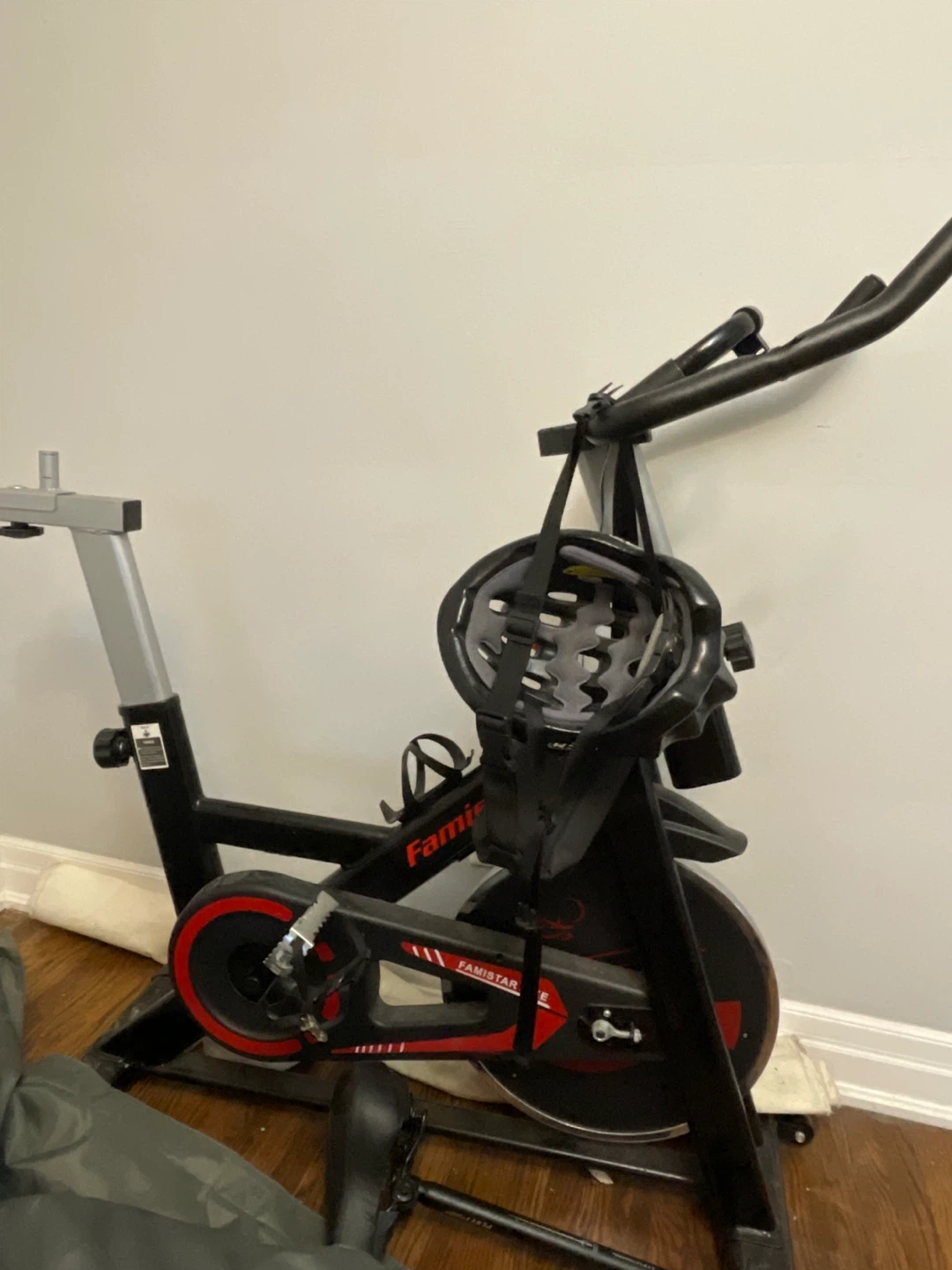 Famistar Spin Bike with Helmet