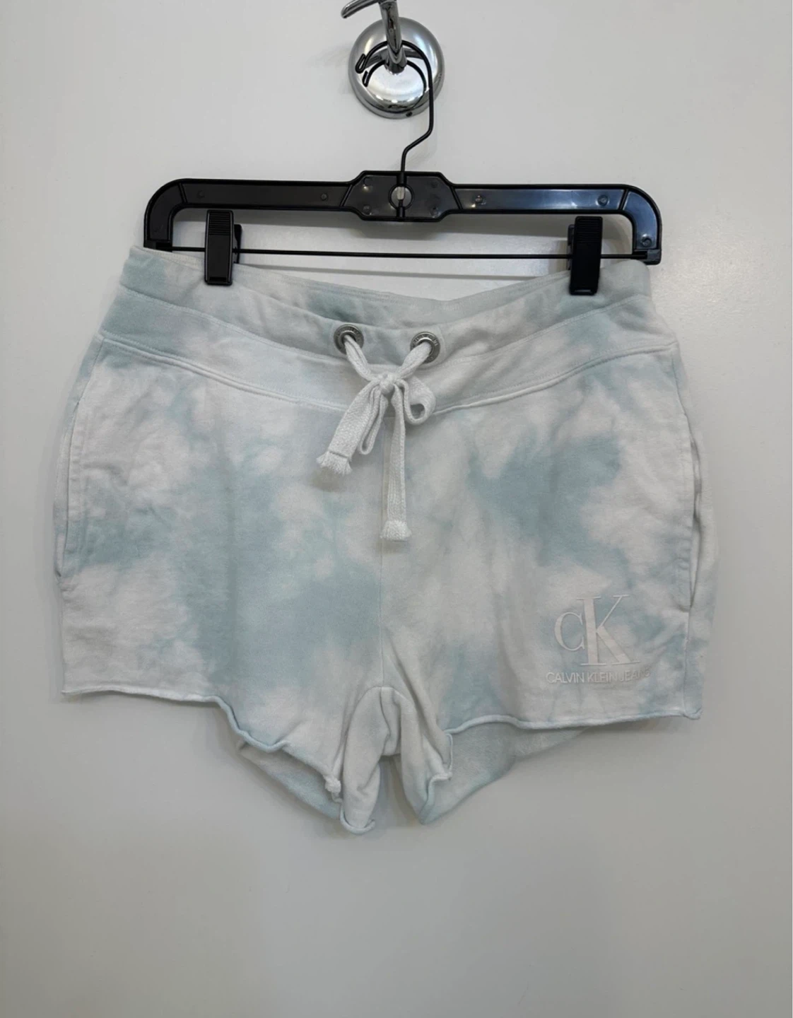Calvin Klein Jeans Tie-Dye Hoodie & Shorts Set - photo 4