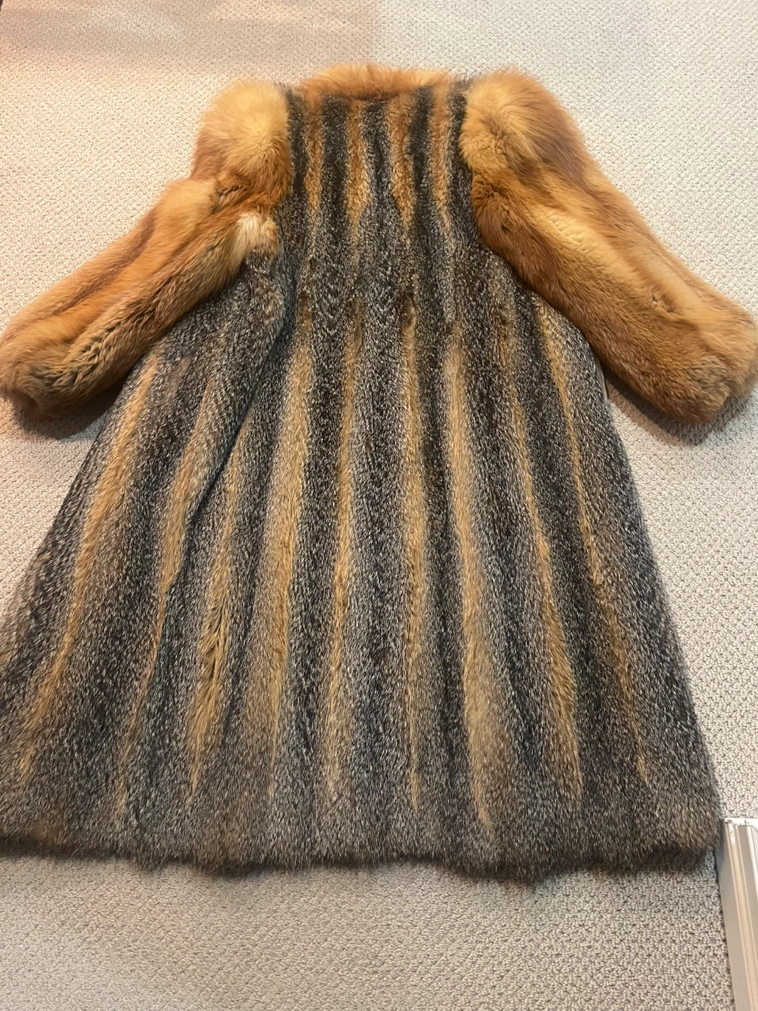 1980’s Vintage Fur Coat - photo 2