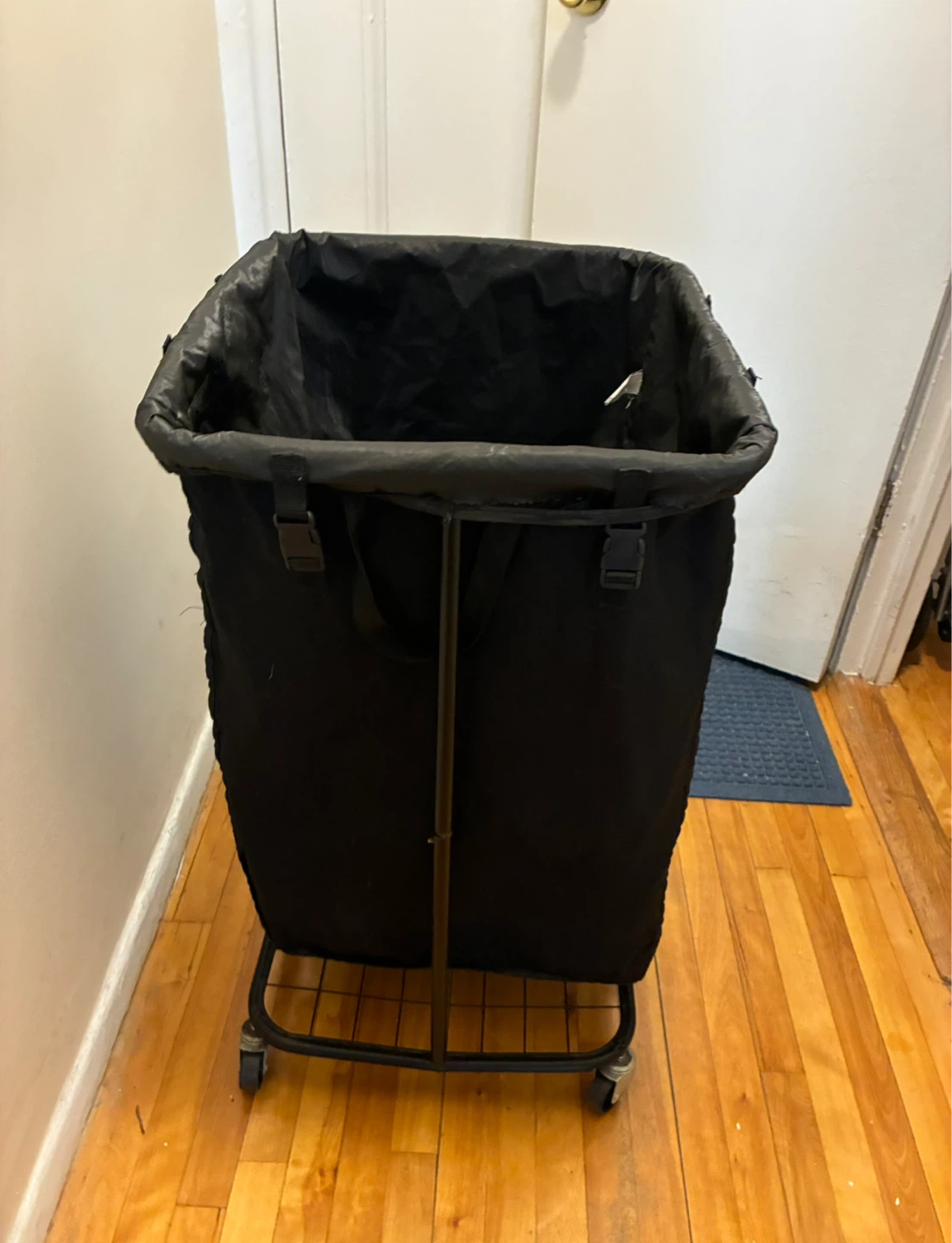 Rolling clothes hamper