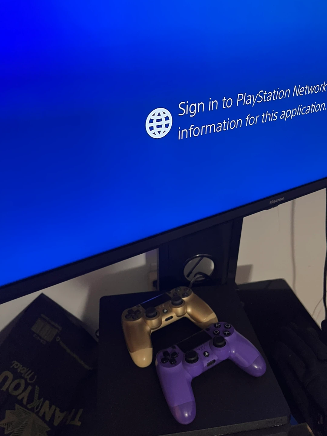 PlayStation 4 Console with 2 Controllers 1TB - photo 2