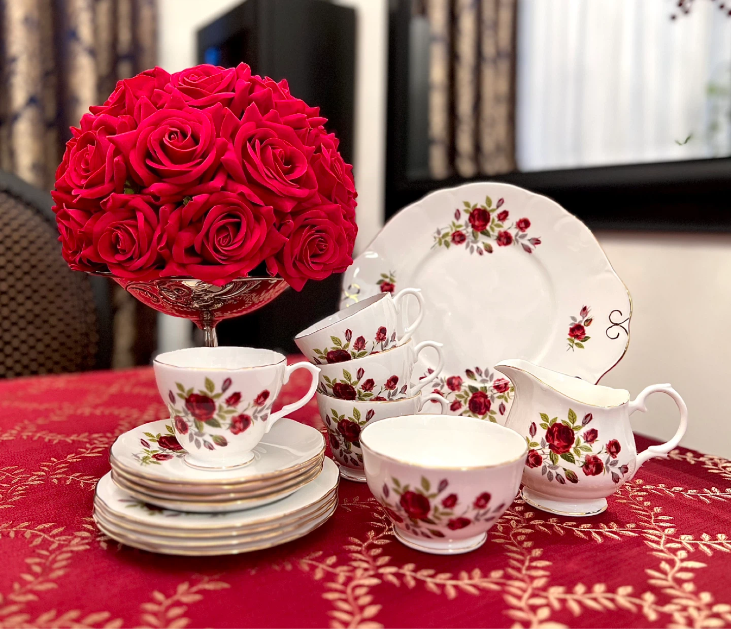 Duchess red rose tea set for 4