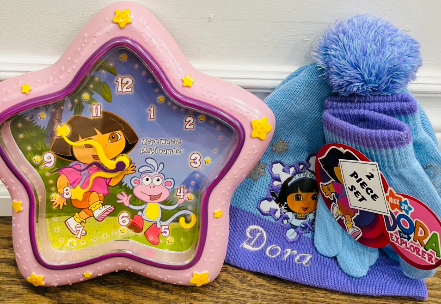 Dora the Explorer Star Clock and 2-Piece Set