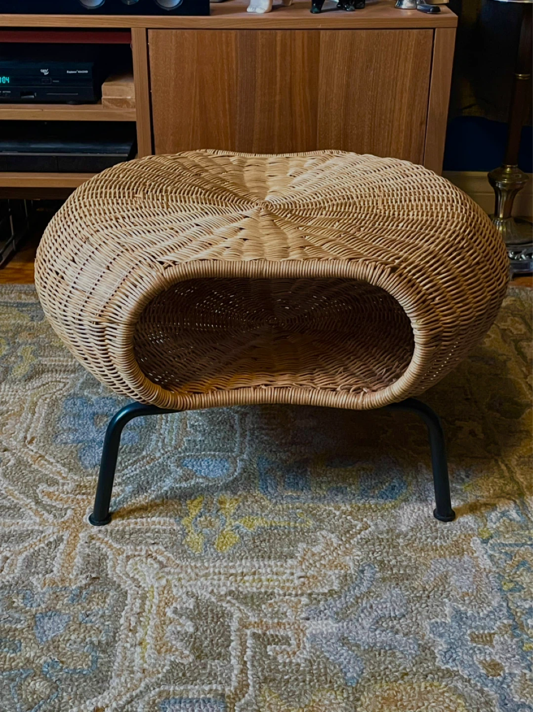 Wicker Pet Bed Ottoman with Metal Legs