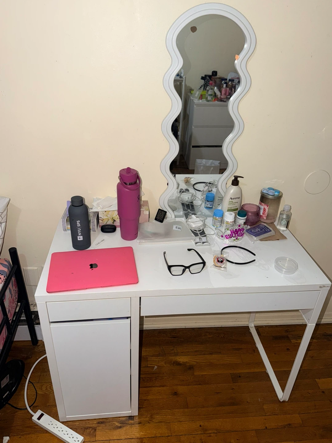 White Vanity Desk - photo 2