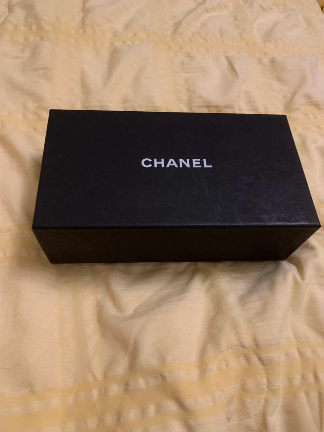 Chanel Sunglasses case - photo 2