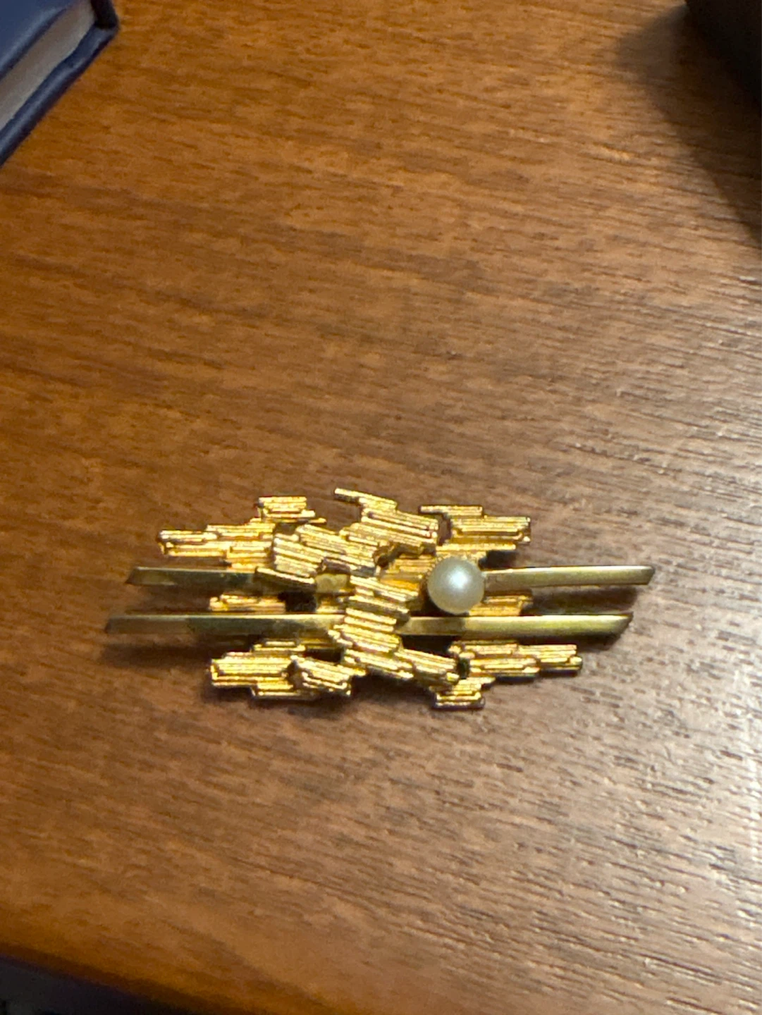 Vintage Brutalist Cultured Pearl Brooch - Gold Plated