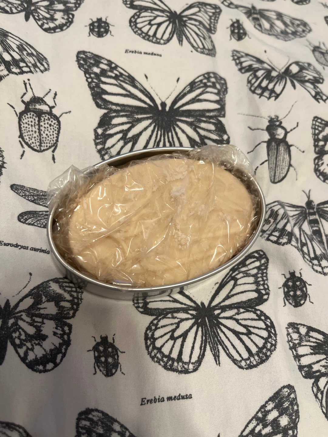 Lush Oval tin with handmade soap