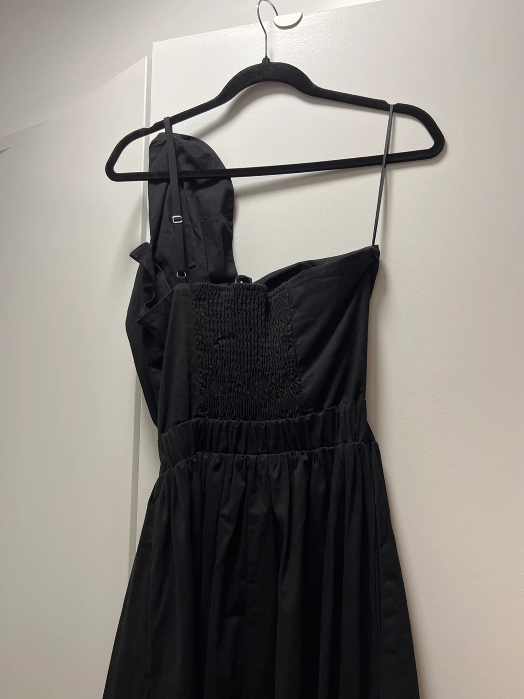 Black One-Shoulder Bow Detail Cutout Midi Dress - photo 3