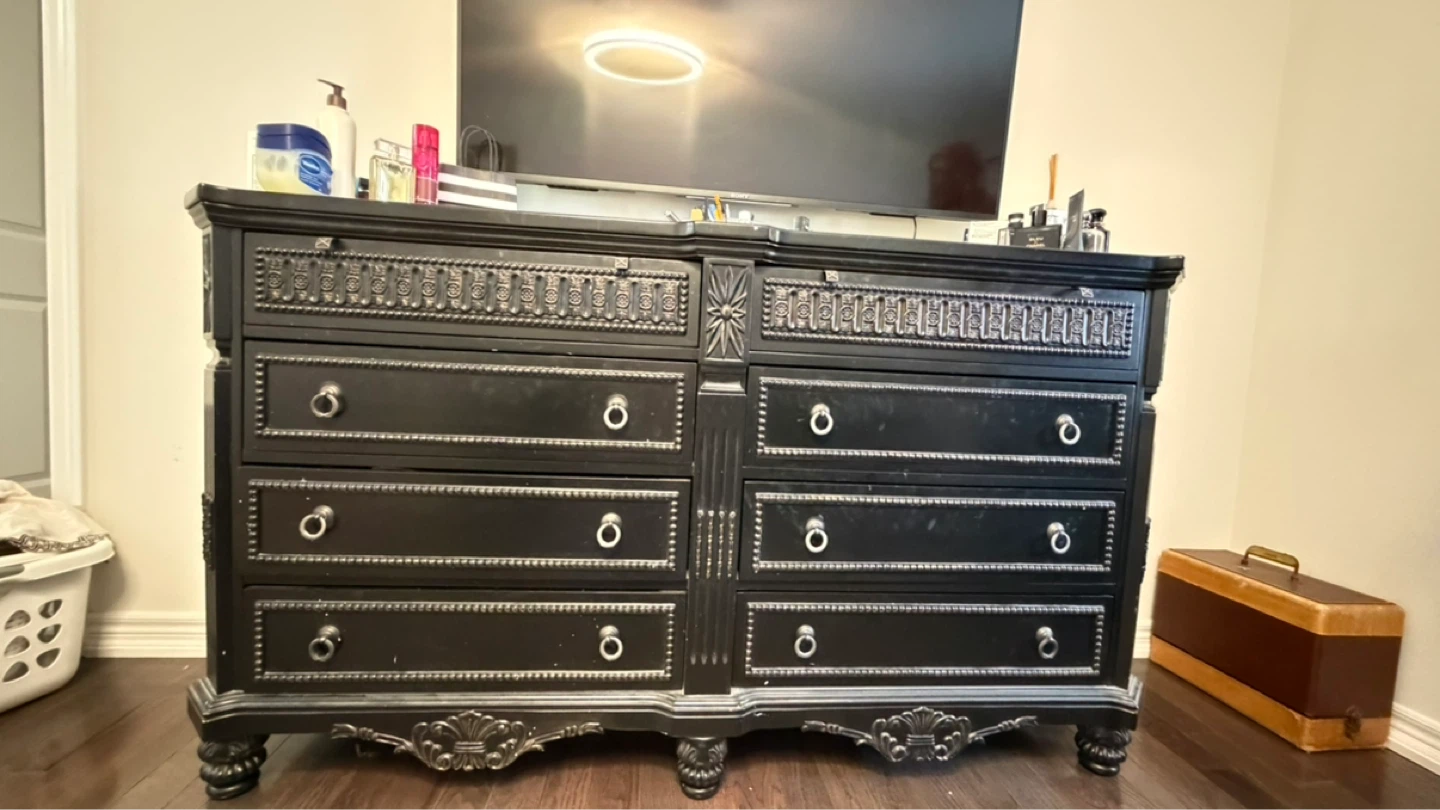 Black 8-Drawer Dresser - photo 2