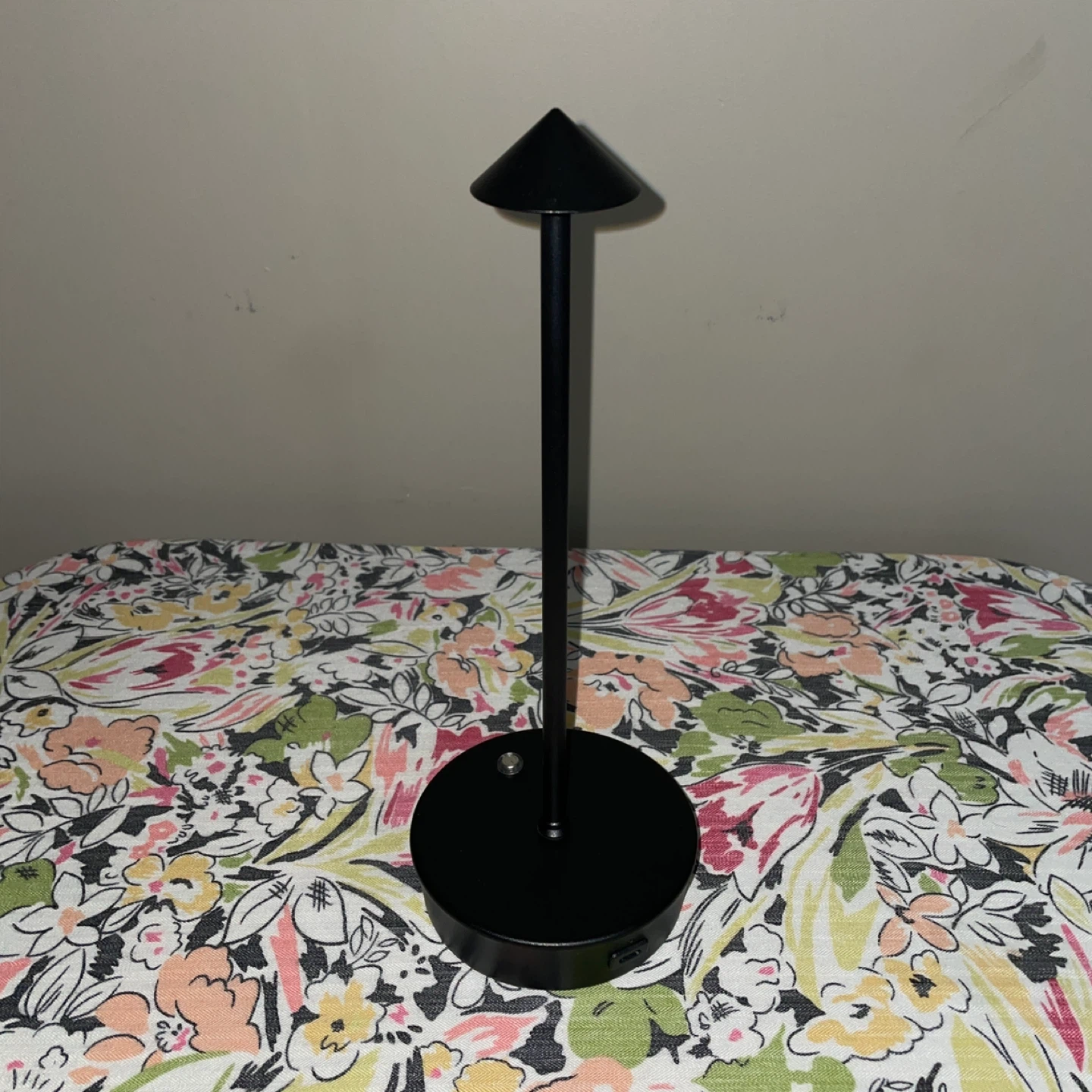 Cordless 3-Hue Lamp - Black