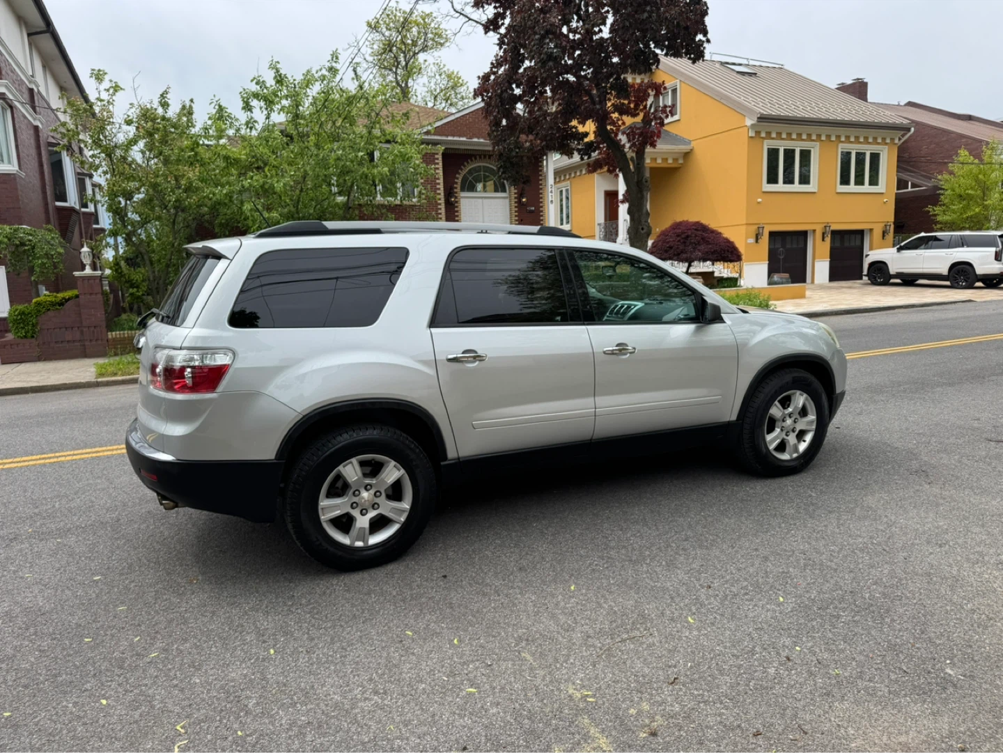 2011 GMC Acadia - photo 4