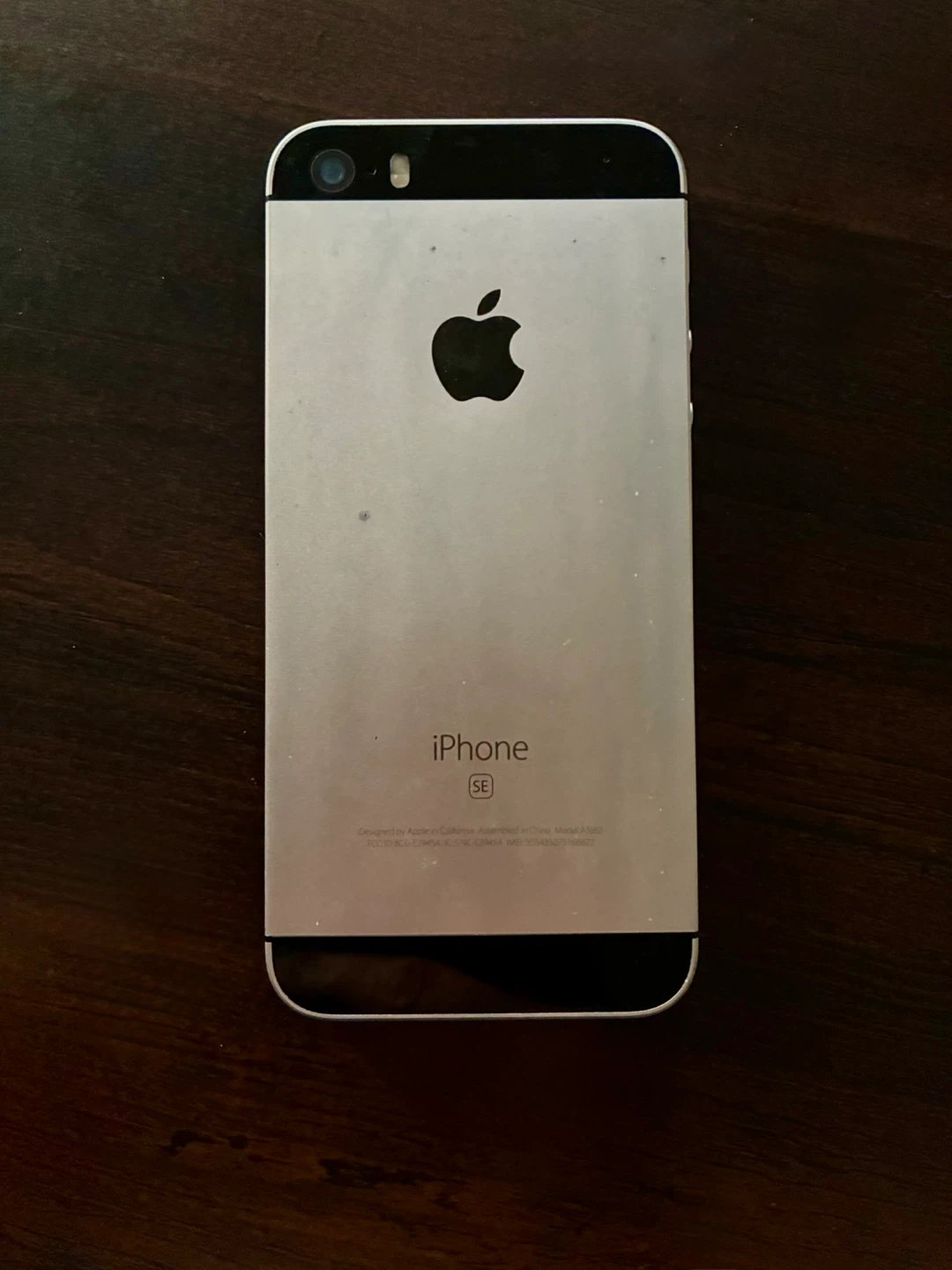 Apple iPhone SE (2nd Gen) - photo 2