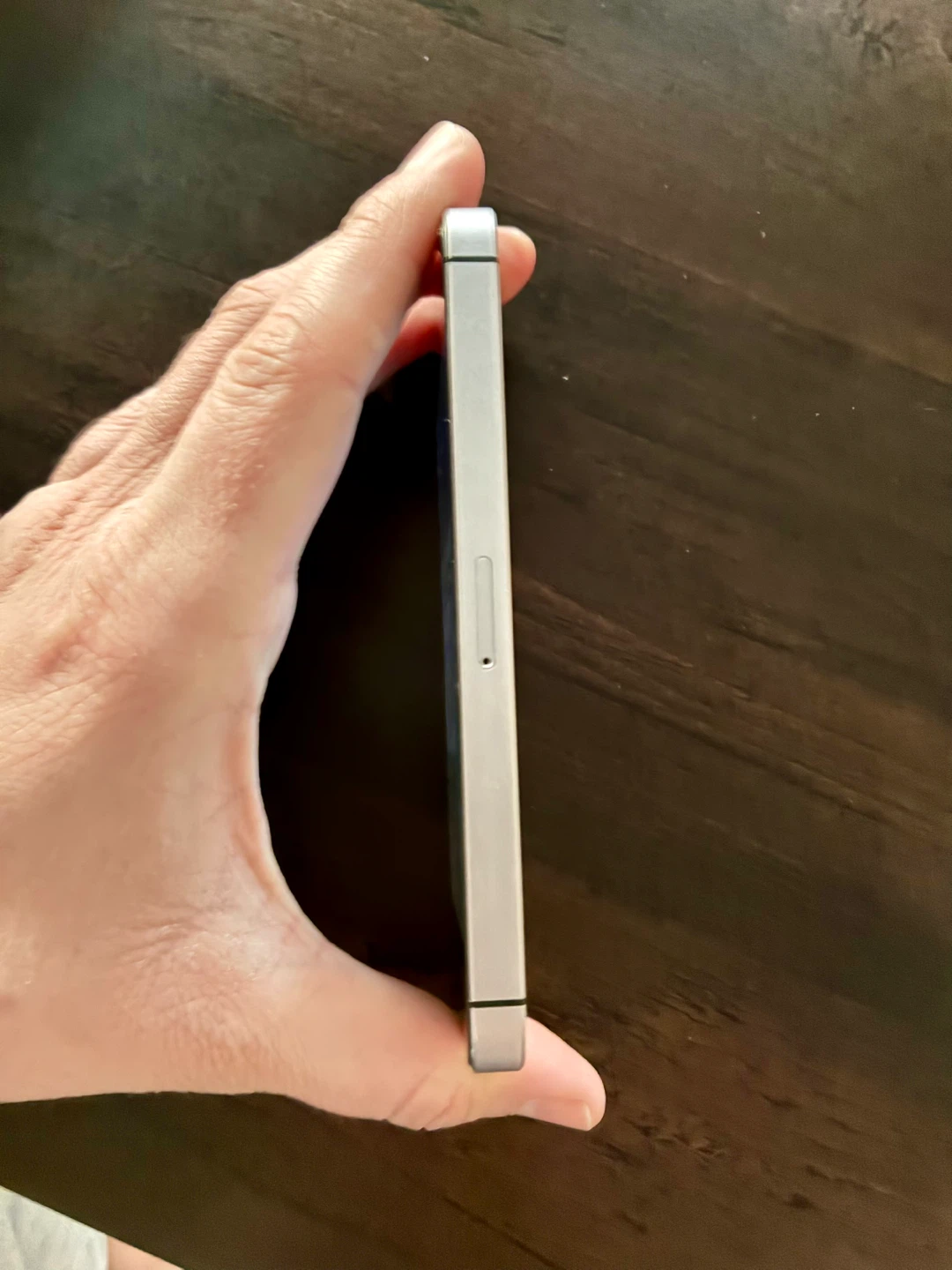 Apple iPhone SE (2nd Gen) - photo 4