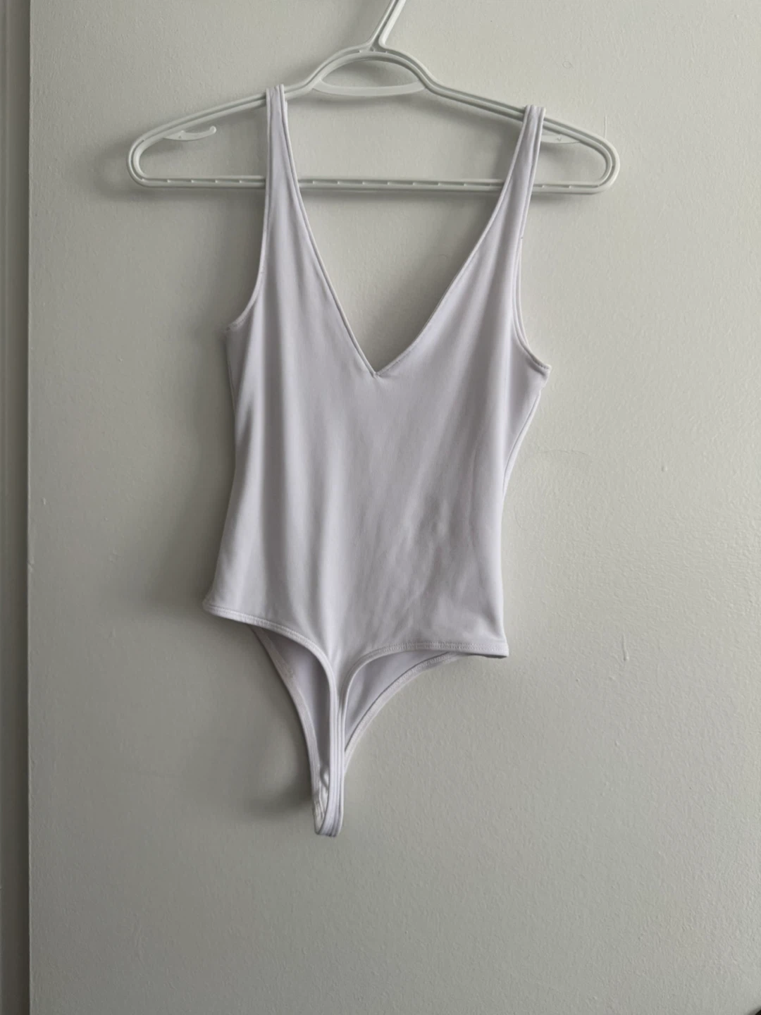 LEITH White V-Neck Thong Bodysuit XXS - photo 2