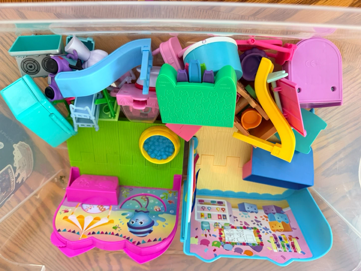 Gabby's Dollhouse Playset lot with furniture and accessories - photo 3