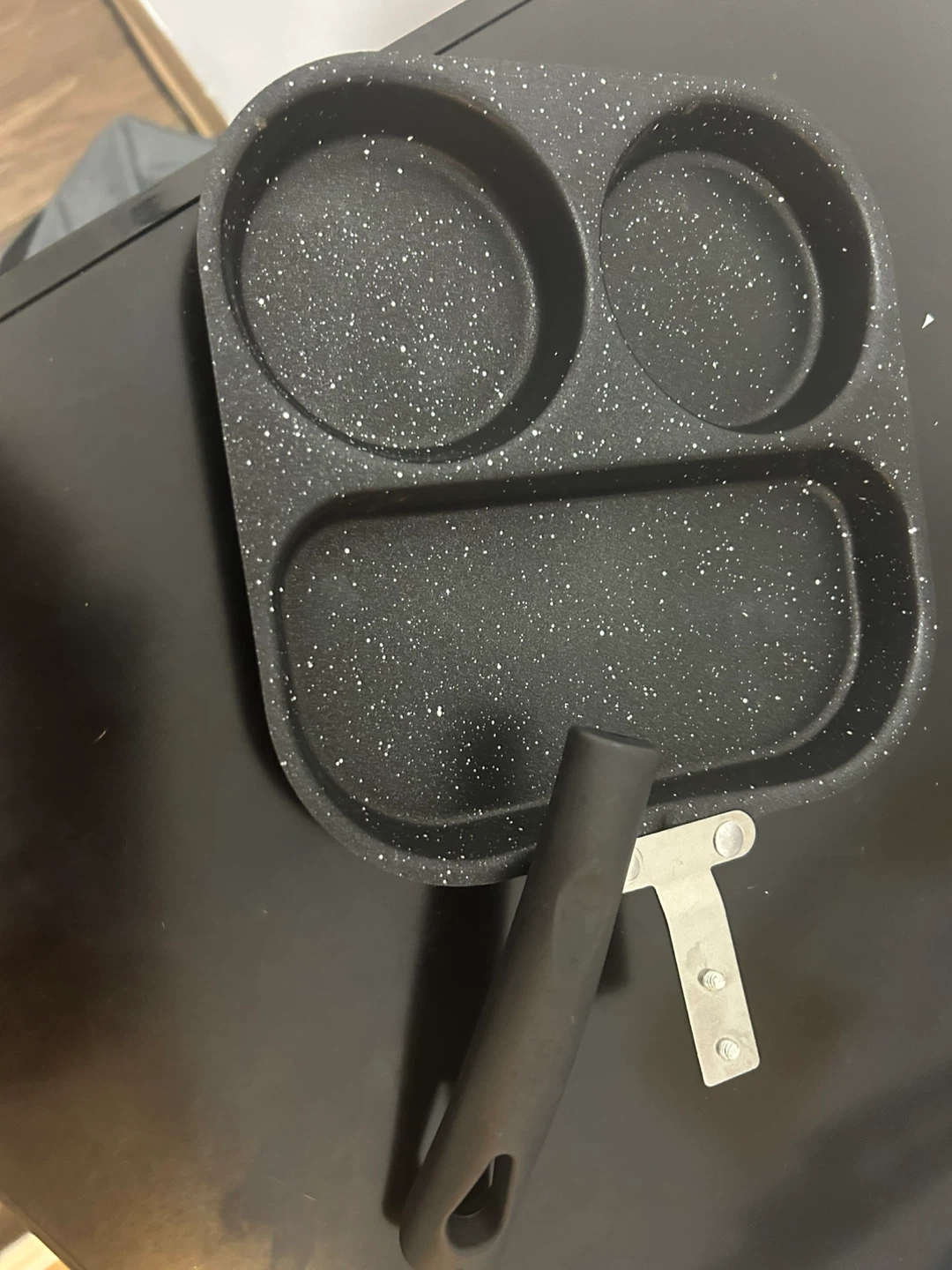 Non-stick Divided Frying Pan