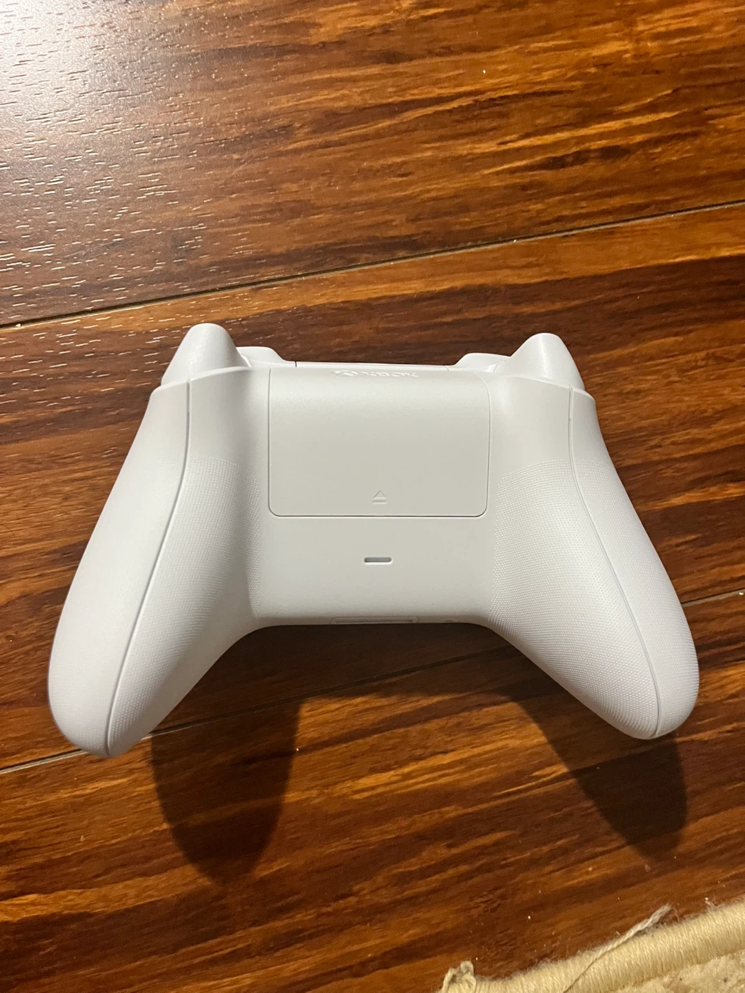 White Xbox Wireless Controller - photo 2