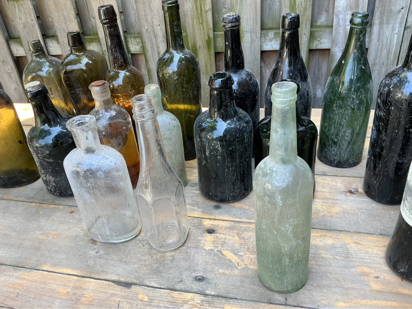 A Whole Bunch of Antique Glass Bottles ! - photo 4