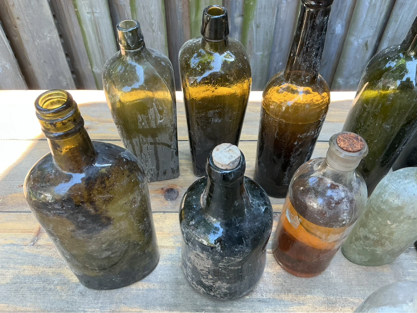 A Whole Bunch of Antique Glass Bottles ! - photo 3