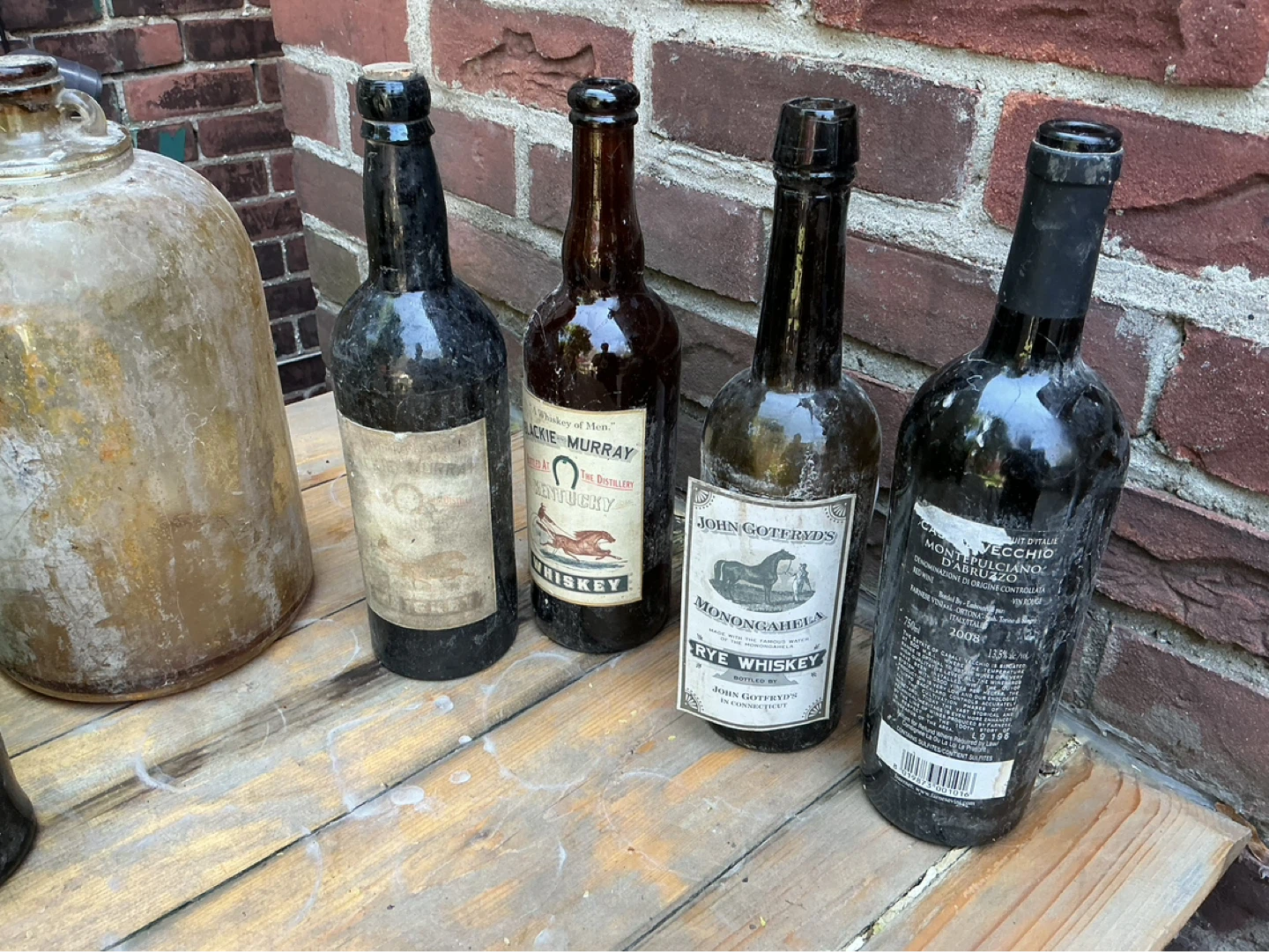 A Whole Bunch of Antique Glass Bottles ! - photo 5
