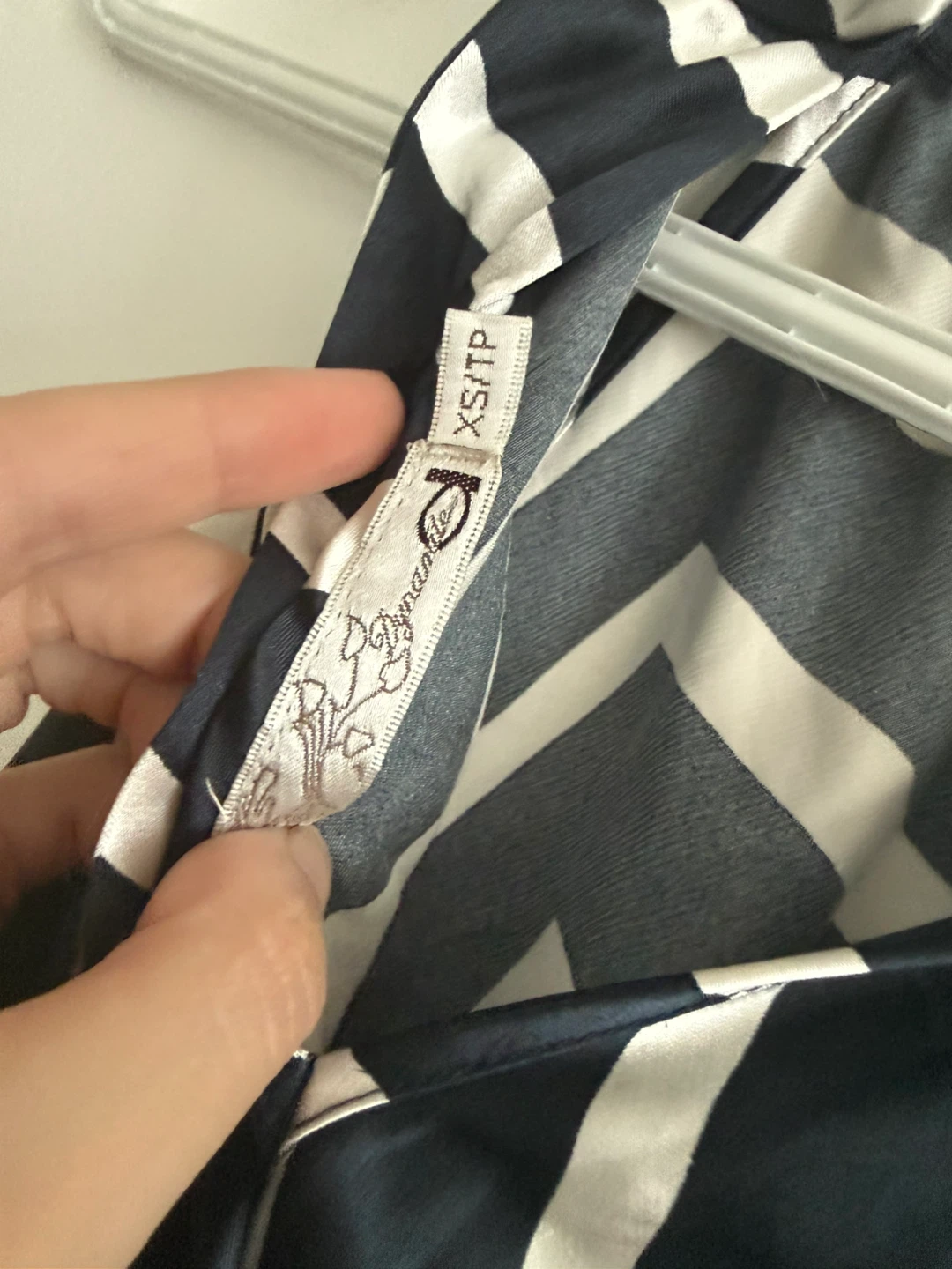 Piaza Italia Sleeveless Chevron Print Top - photo 3