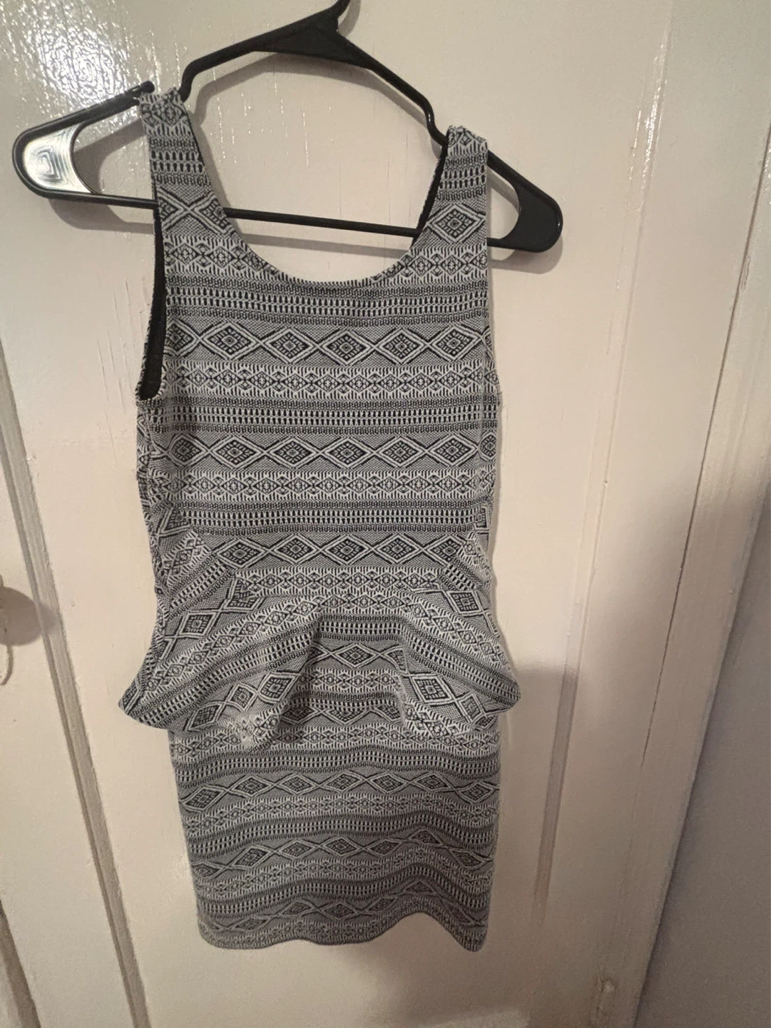 Divided H&M Black and White Patterned Peplum Dress Size US 6