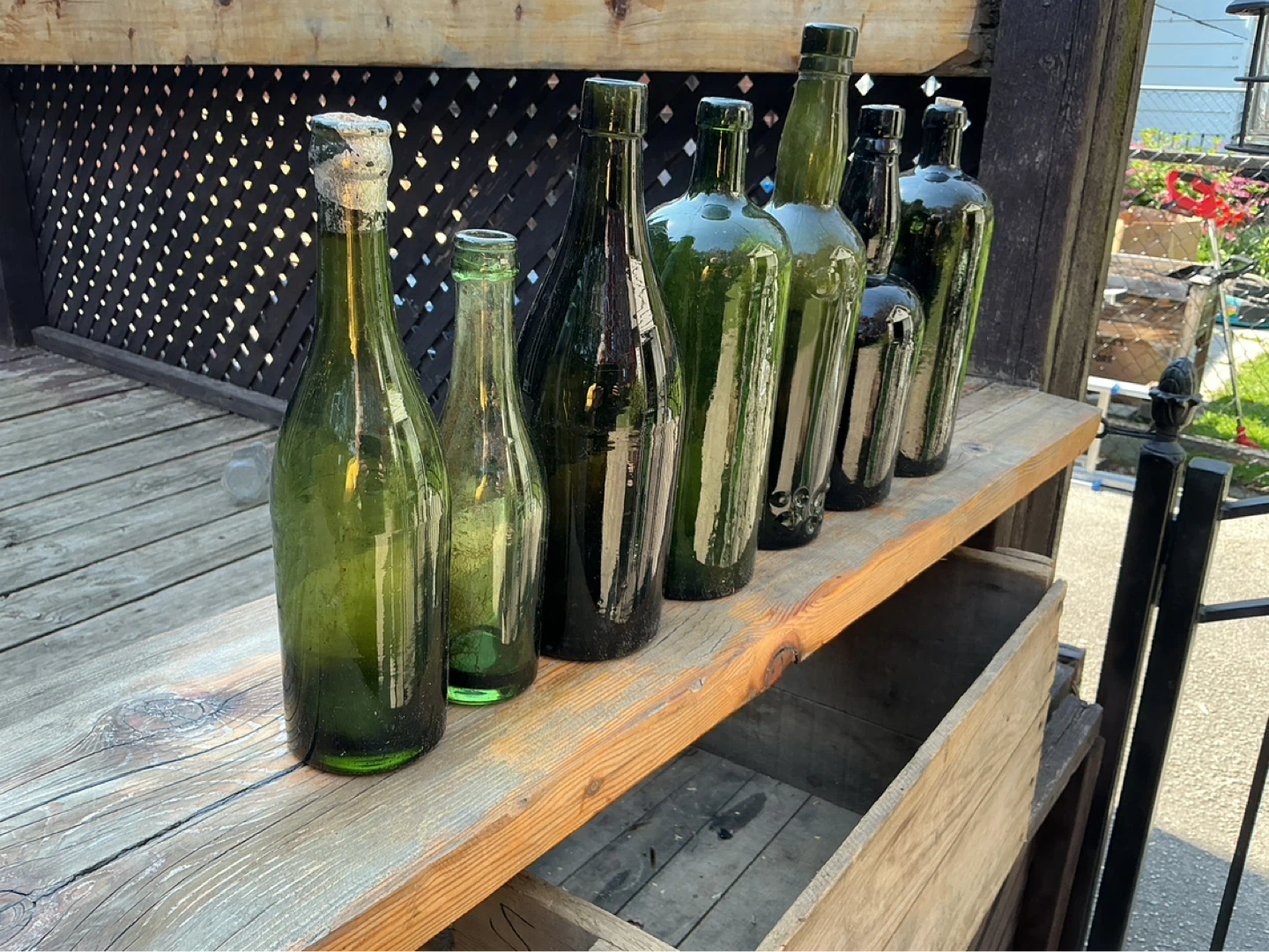 7 Antique Green & Dark Collectible Glasd Bottles! - photo 5