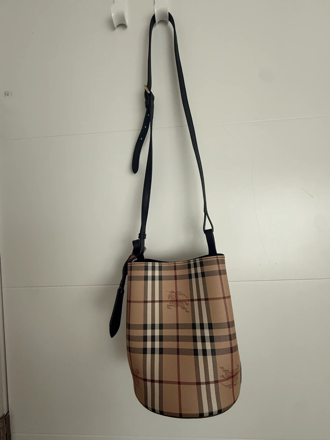 Burberry Bucket Bag Haymarket - photo 2