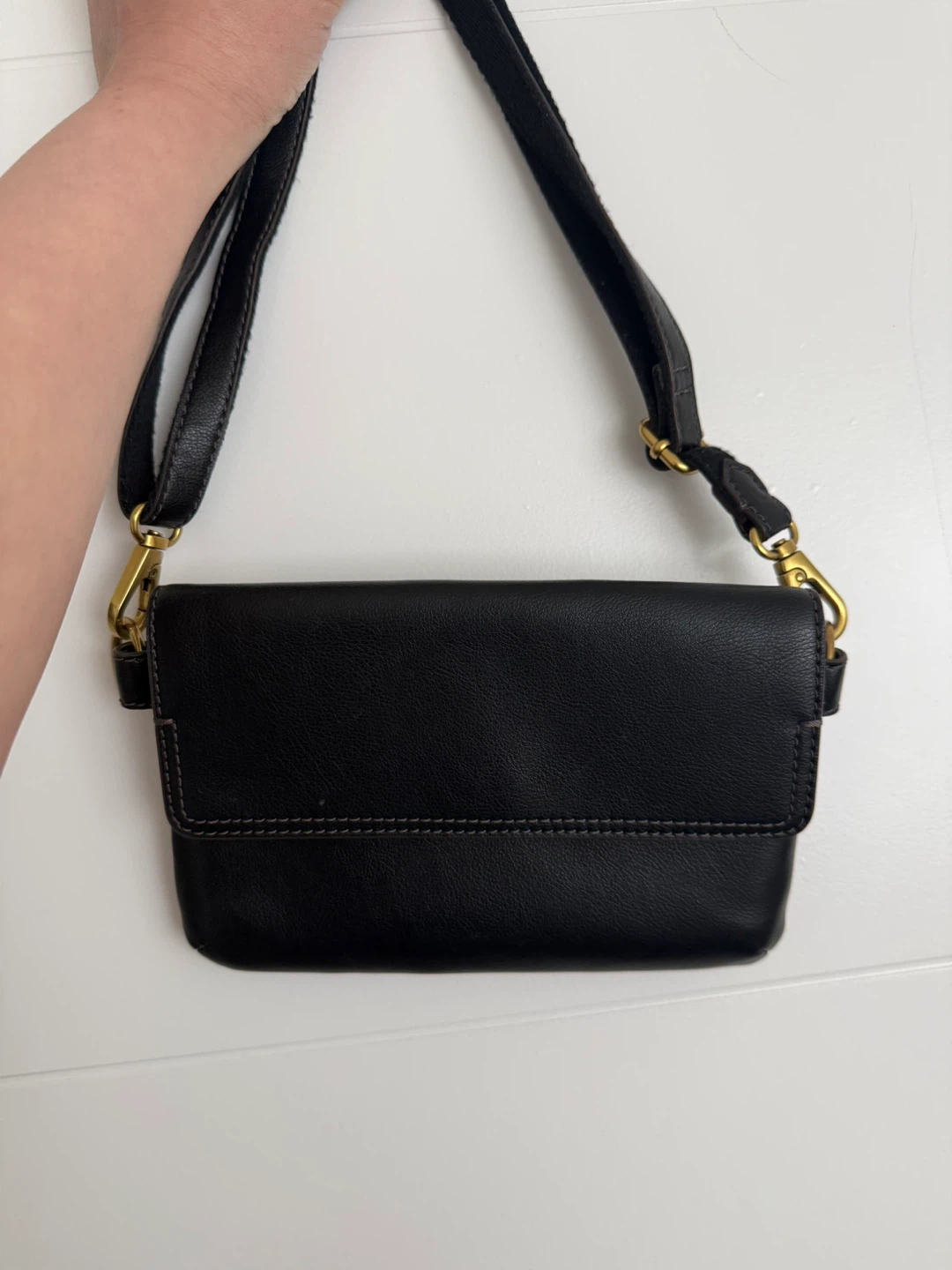 Fossil Neve belt bags in black leather. - photo 3