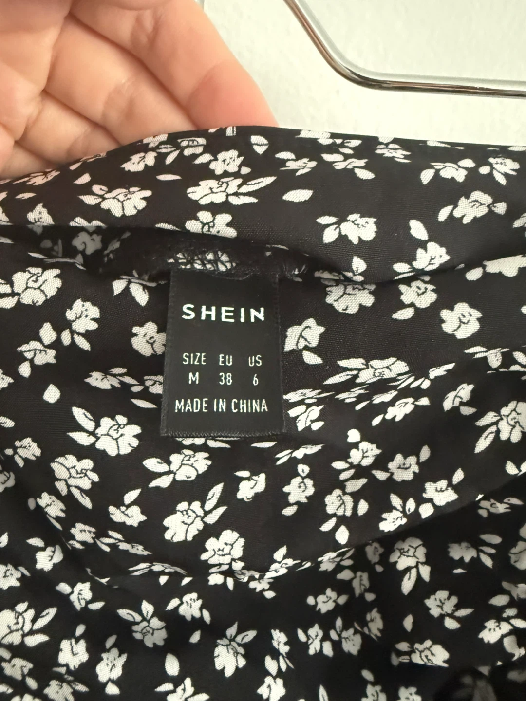 SHEIN Black Floral Ruched Mini Skirt Size M - photo 3