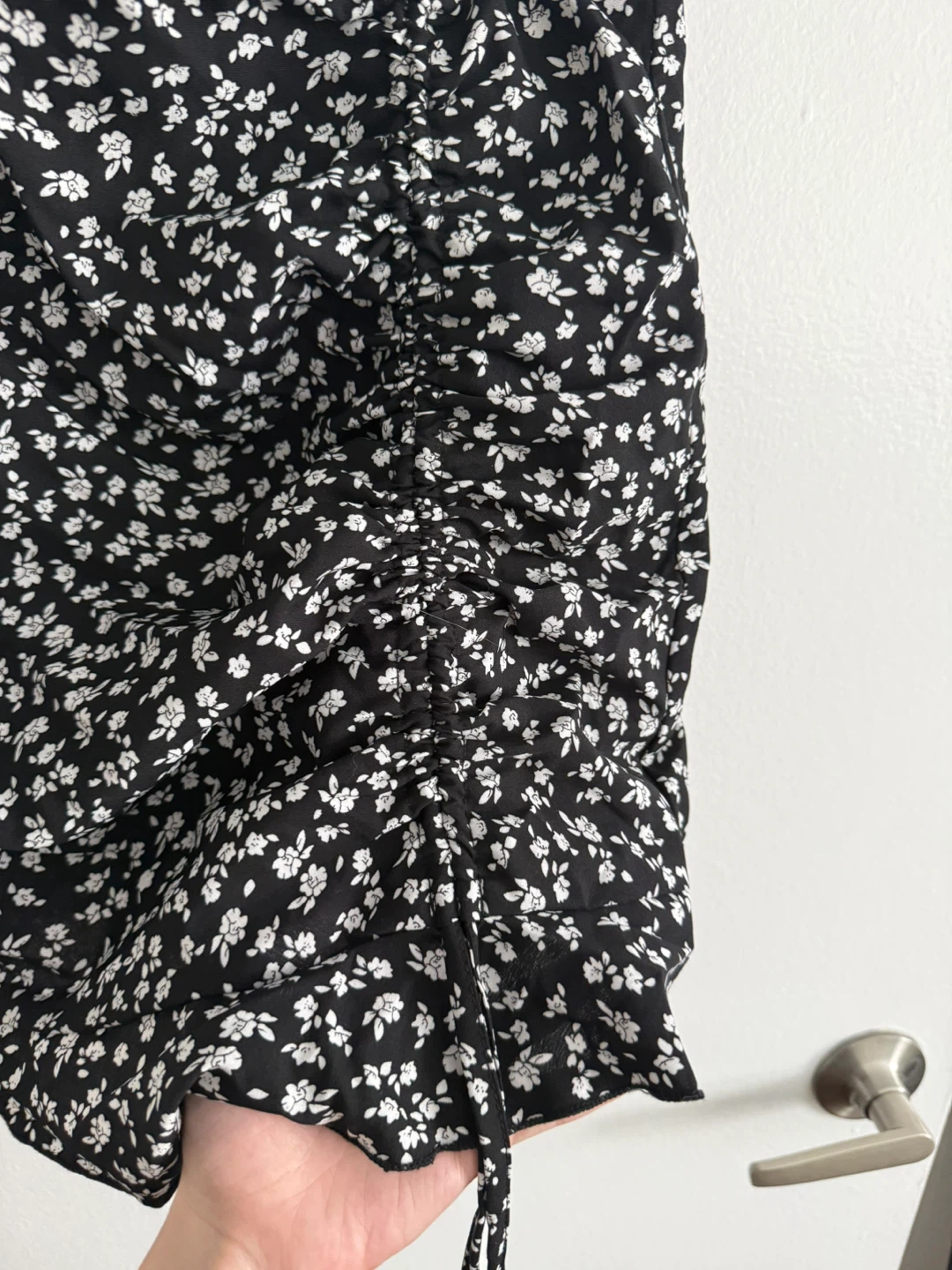 SHEIN Black Floral Ruched Mini Skirt Size M - photo 2