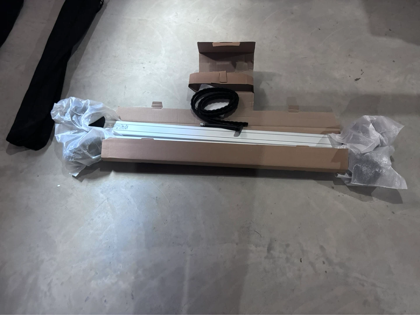 Brand new Audi Q5 Roof Rack. - photo 3