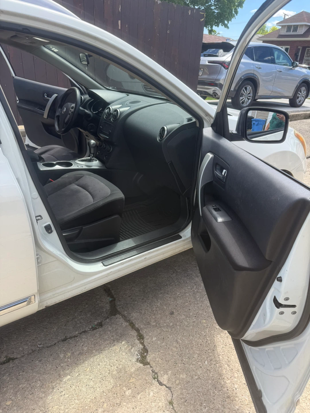 White Nissan Rogue SV AWD - photo 5