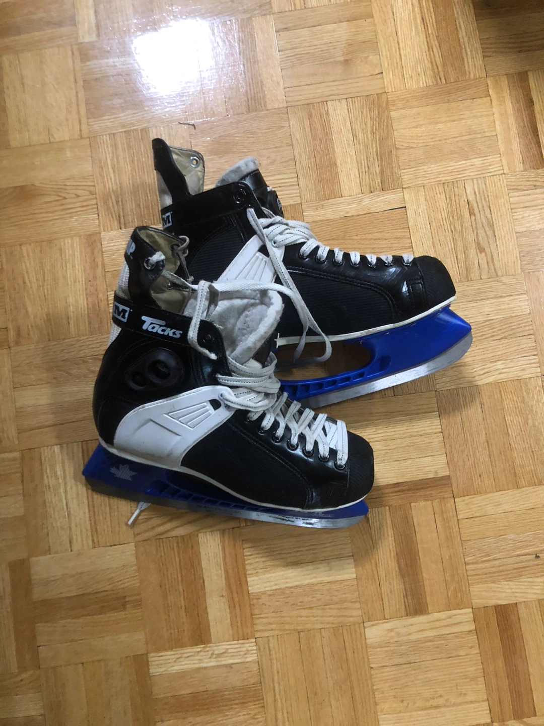 CCM Tacks Hockey Skates