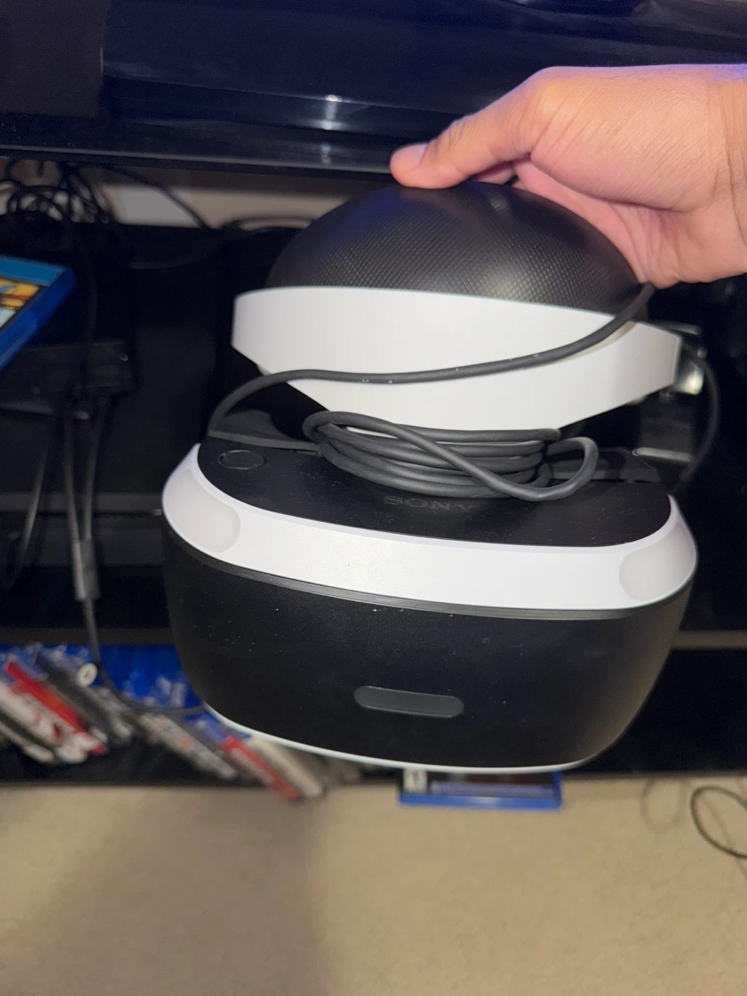 Sony PlayStation VR Bundle with 2 Move Controllers - photo 4