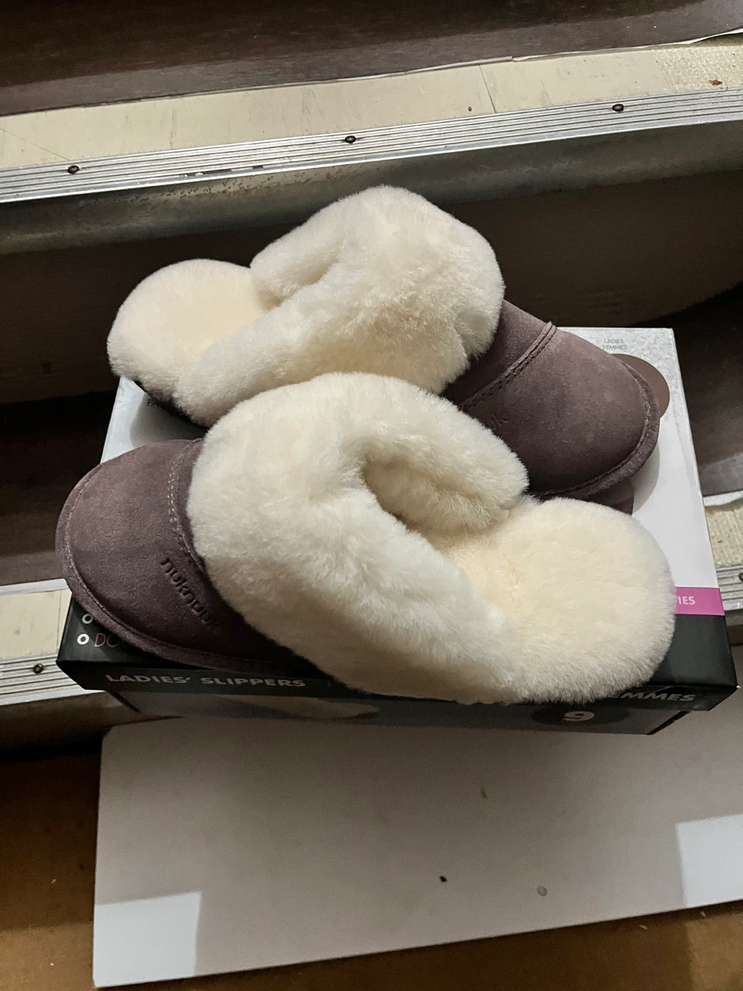 Nuknuuk Ladies' Sheepskin Lined Leather Slippers - Size 9 - photo 3