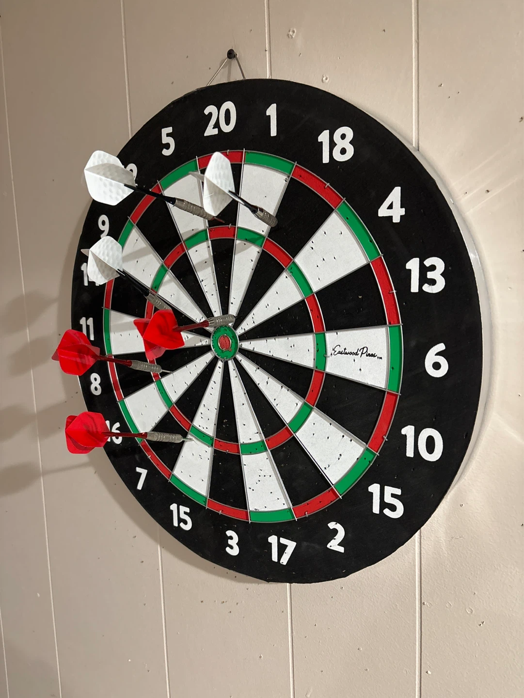 Eastwood Pines Dartboard with Darts