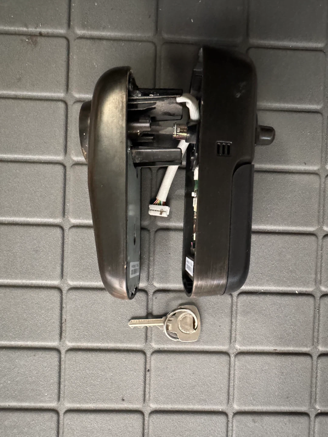 Yale Assure Smart Lock - photo 2