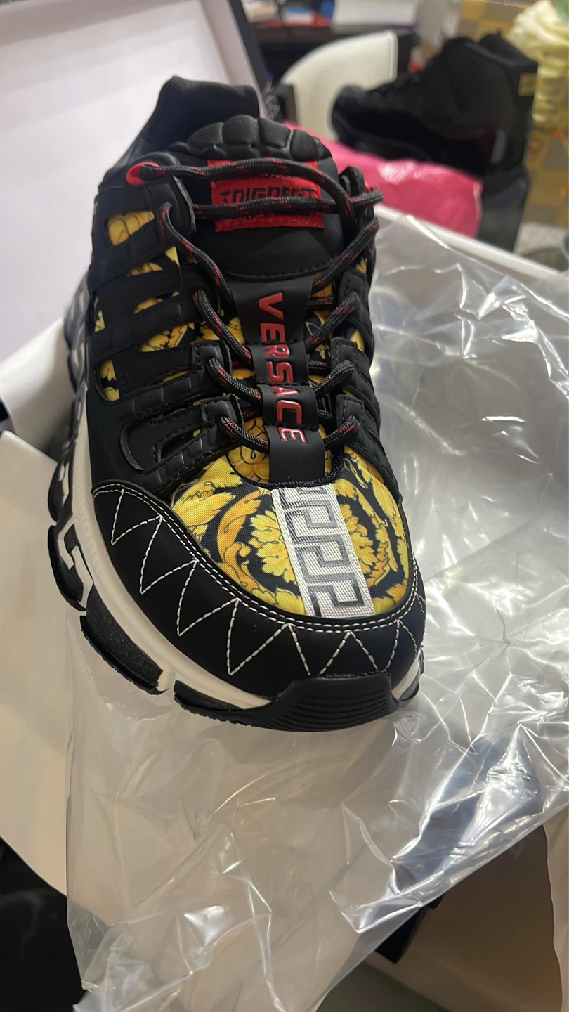Versace Medusa Chain Reaction Sneakers Black/Yellow Size 44M - photo 2