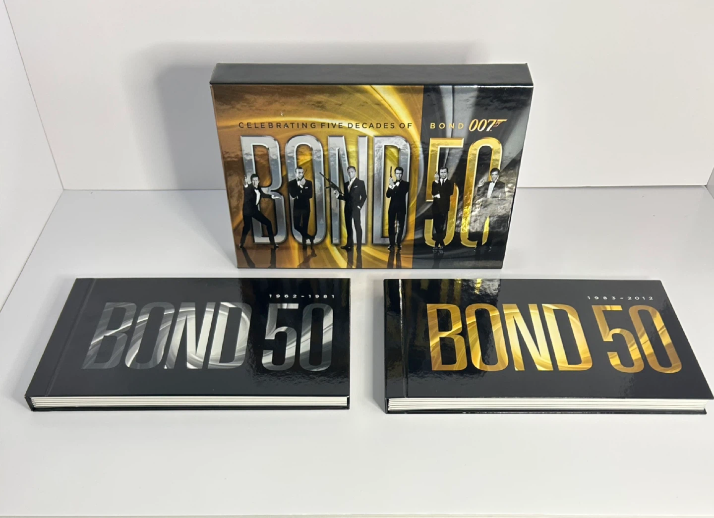 Bond 50: Celebrating Five Decades of 007 Blu-ray Box Set - photo 3