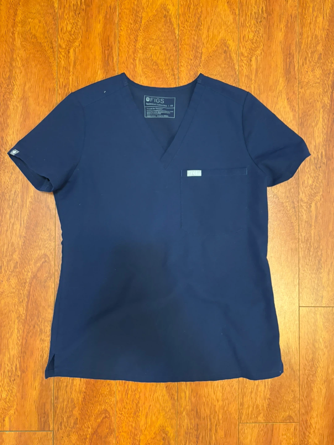 FIGS Navy Blue Scrub Top and Pants Set - photo 3